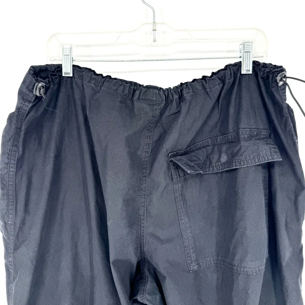 Urban Outfitters iets frans... Black Lightweight Baggy Tech Parachute Pants XL